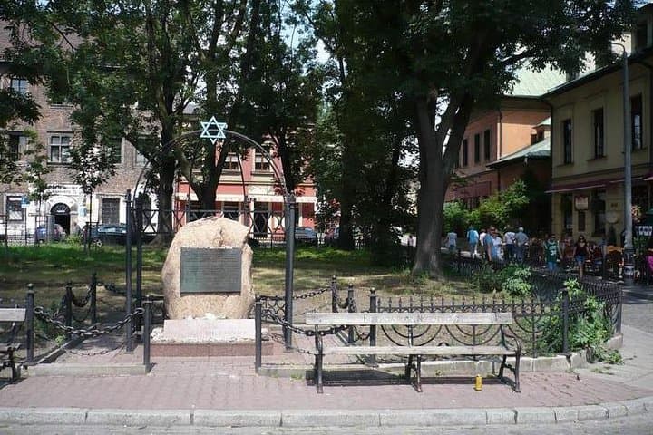 Nissenbaum Family Monument at Szeroka Street