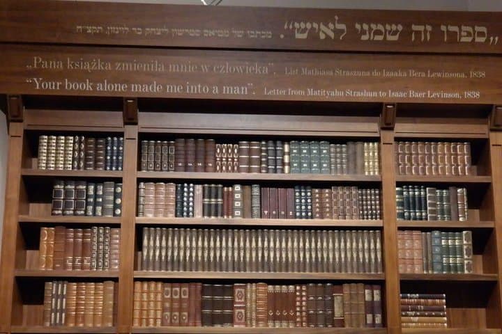 POLIN Museum of the History of Polish Jews : SMALL GROUP /inc. Pick-up/