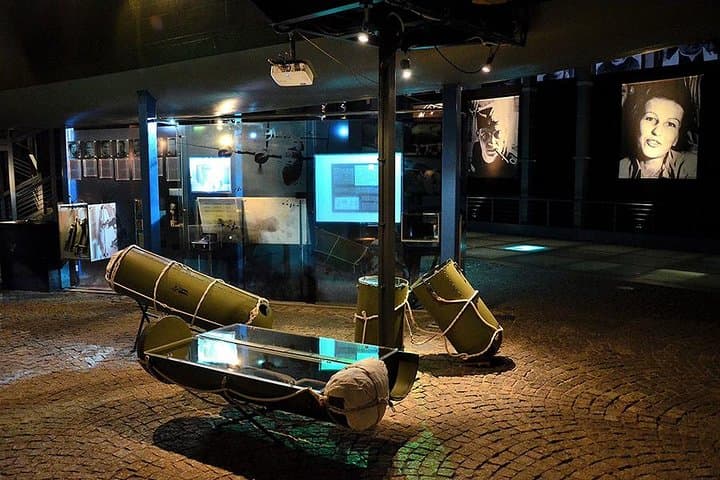 Warsaw Uprising Museum (1944) : SMALL GROUP /inc. Pick-up/