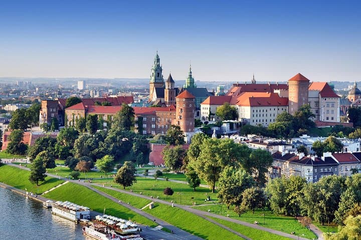 Private, unique city tour of Cracow from Warsaw by express train with pick up