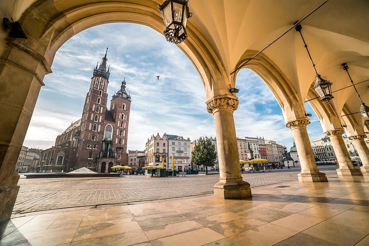 One day Cracow and Wieliczka Salt Mine private tour from Warsaw