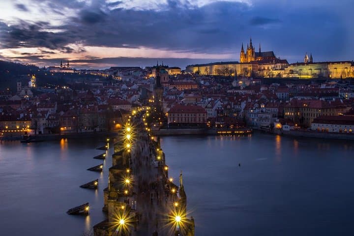 Private Door-to-door Transfer from Krakow to Prague with 2 hours for sightseeing