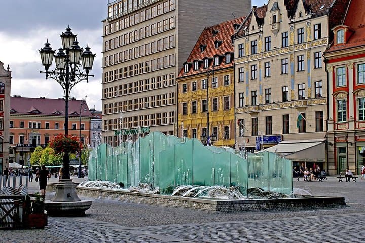 Private Transfer from Warsaw to Wroclaw with 2h of Sightseeing