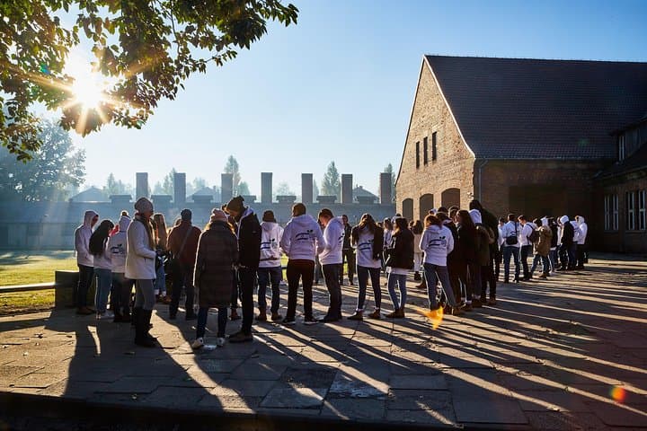 Auschwitz Birkenau Guided Tour with Near or Hotel Pickup