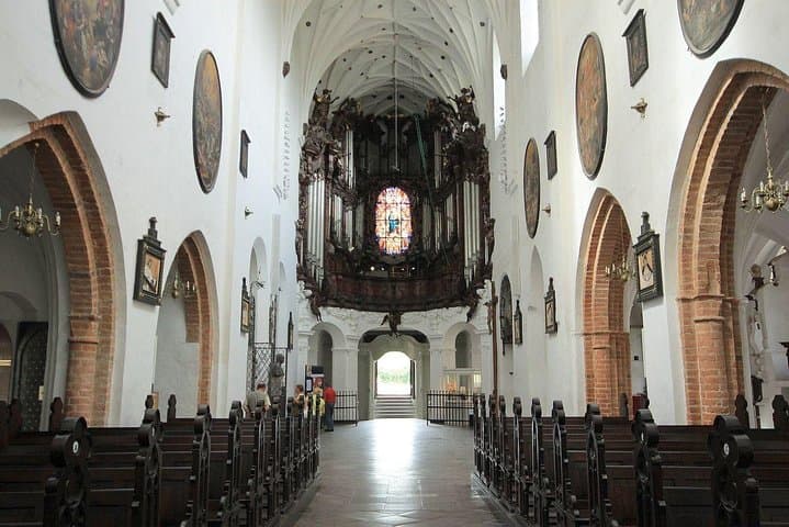 Private Walking Tour of Gdansk + Amber Museum + Malbork Castle