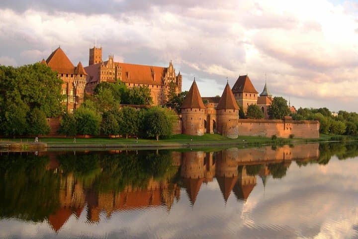 Private Walking Tour of Gdansk + Amber Museum + Malbork Castle