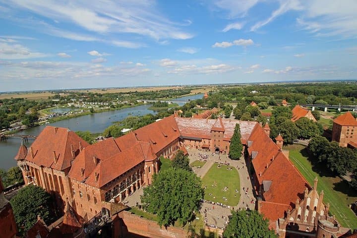6 Hours Teutonic Castle Tour in Malbork