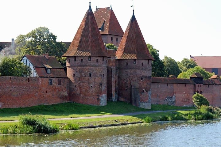 6 Hours Teutonic Castle Tour in Malbork