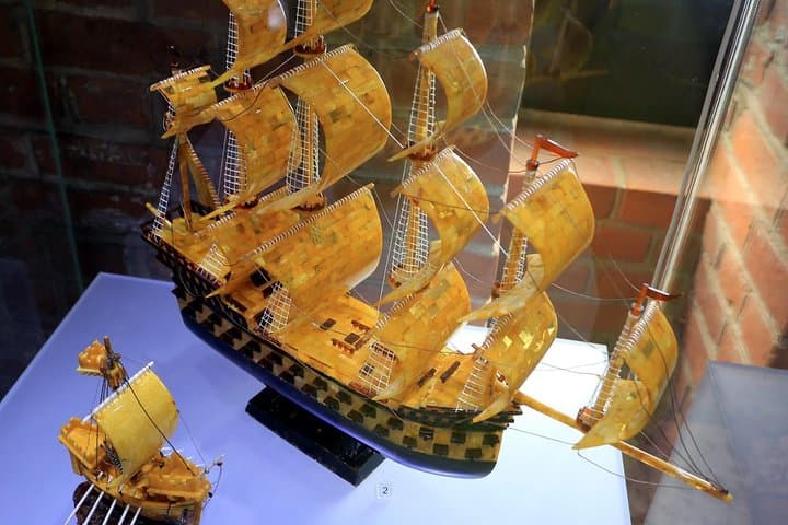 Private Walking Tour of Gdansk + Amber Museum + Malbork Castle