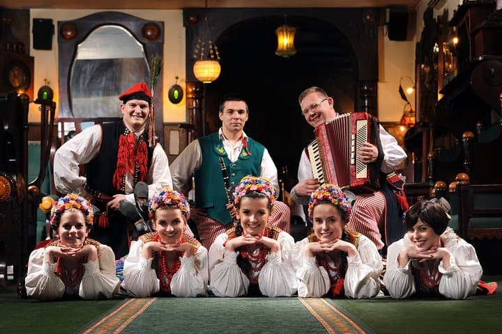 Polish Folk Show with 3 course dinner in Krakow legendary restaurant