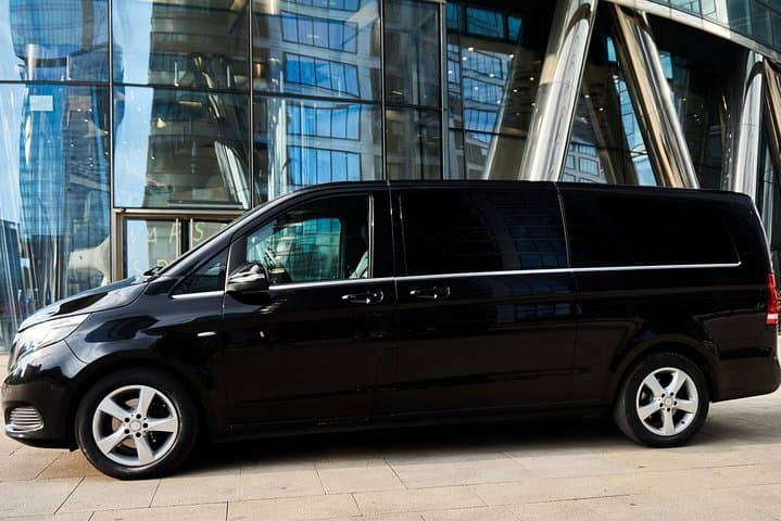 Luxury transport from/to Warsaw - Berlin / Tegel / Schönefeld by private van