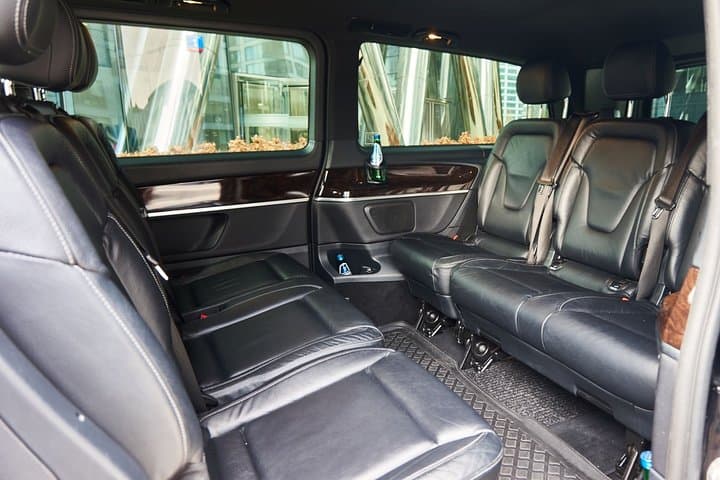 Luxury transport from/to Warsaw - Frankfurt / Intern. Airport FRA by private van