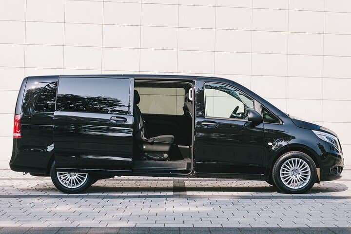 Private Arrival Transfer: Krakow Airport Balice To Hotel in Krakow City