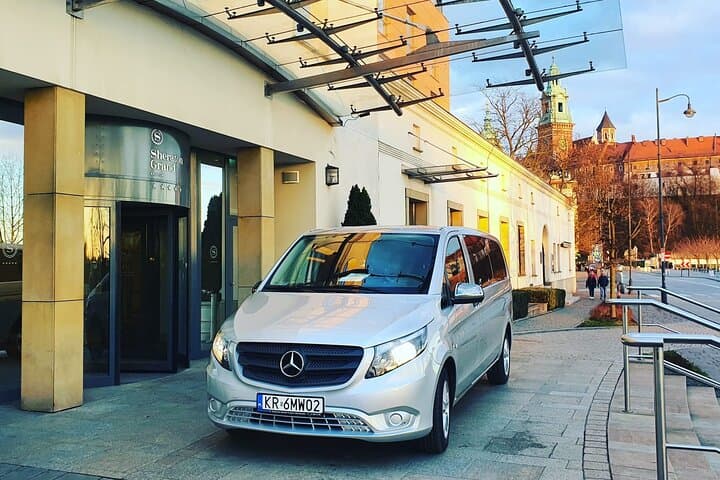 From Krakow to Praha Airport Private Transfer