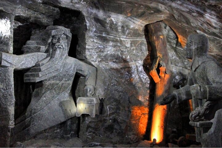 Salt Mine in Wieliczka guided tour with private transfer from Krakow