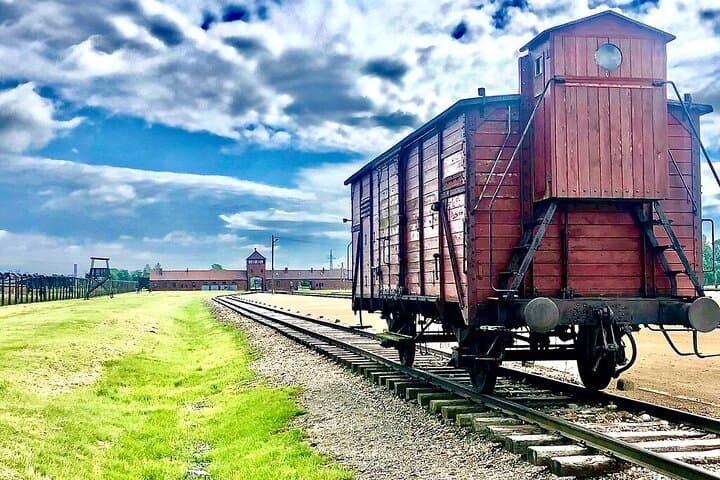 Auschwitz & Salt Mine 1 Day - Hotel Pickup -Skip The Line Tickets