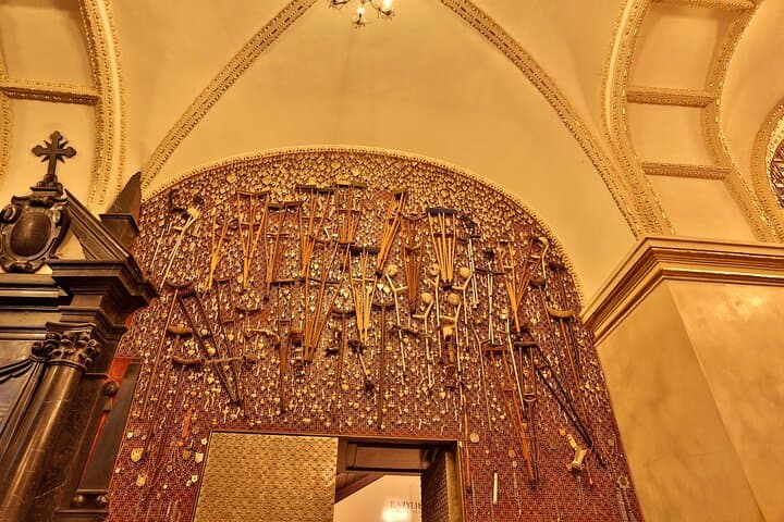 Full-Day Pilgrimage to the Black Madonna from Krakow