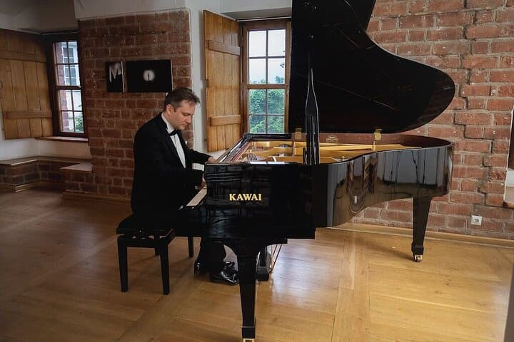 Frederic Chopin Warsaw & Zelazowa Wola private tour with coffee