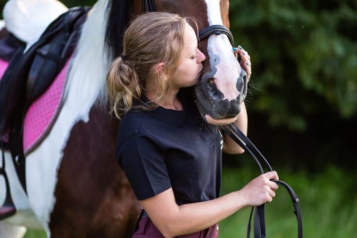 From Krakow: Horse Riding by the Lake Private Tour