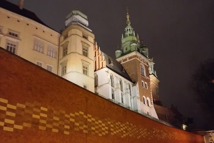 Full-Day Tour From Warsaw to Auschwitz (guided) and Krakow by car