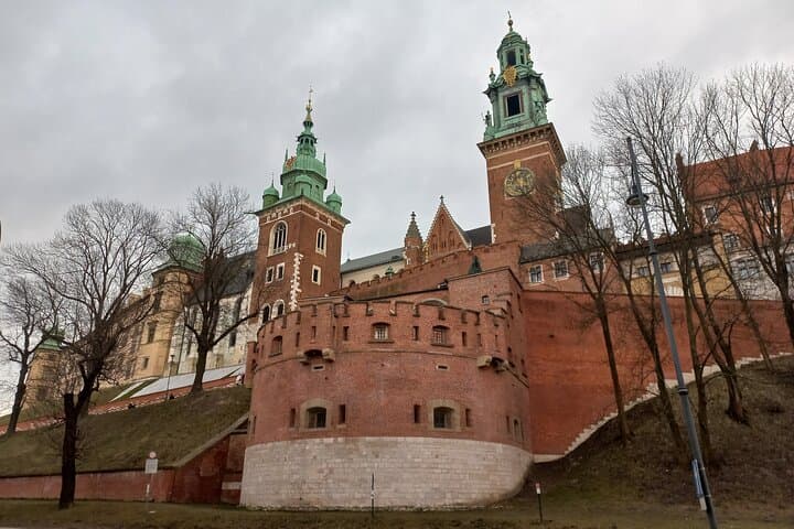 Full-Day Tour From Warsaw to Auschwitz (guided) and Krakow by car