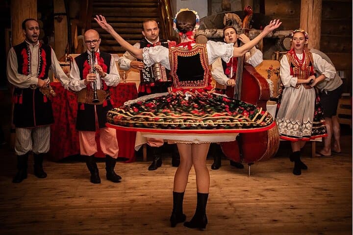 Evening Folk Show, singing, dancing and delicious food