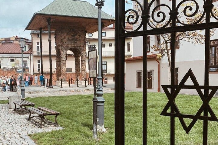 Private Tour for Krakow to Zalipie Village and Tarnow