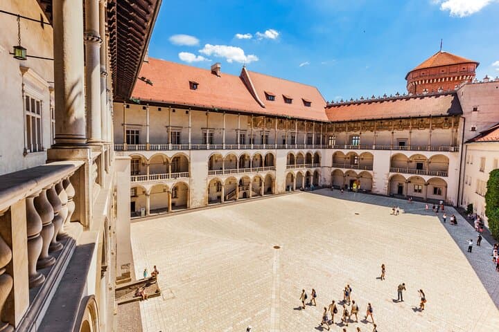 Skip-the-Line Wawel Castle Chambers Private Tour