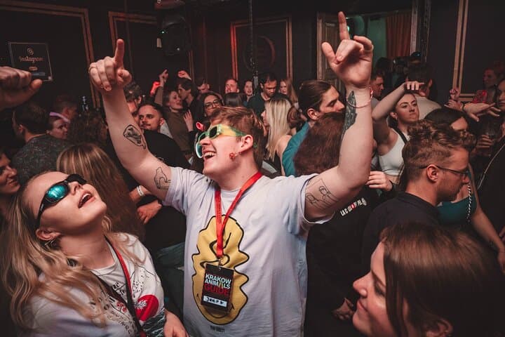 Krakow Pub Crawl with Free Alcohol & Karoake +4 Clubs/Bars
