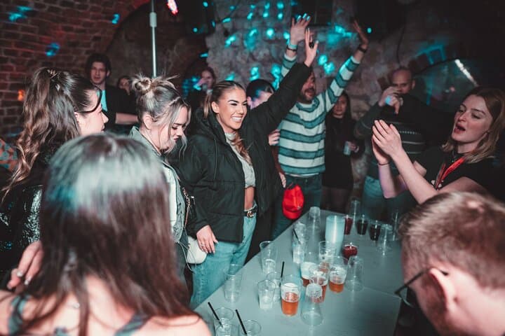 New Year's Eve Pub Crawl With 2 Hour Unlimited Alcohol + VIP Entry To Best Clubs
