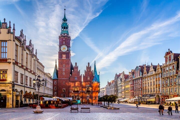 Wroclaw Jewish History Tour with Synagogue and Cemetery