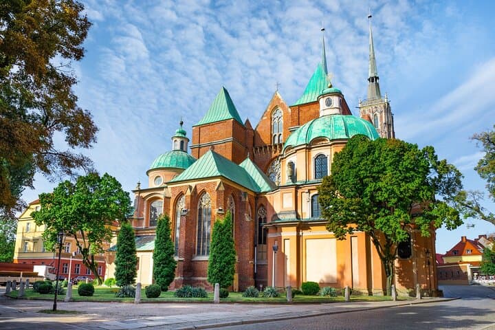 Wroclaw: Old & New Town Highlights Private Guided Walking Tour