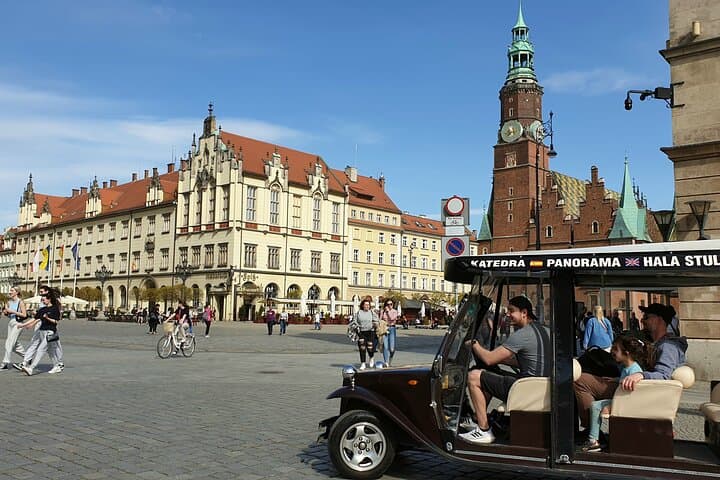 Wroclaw: Tour with RETRO e-bus, 2h Gr. 3-7 people, English-guide