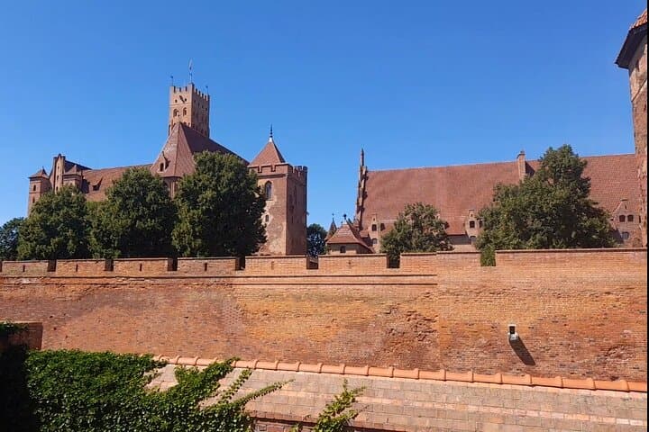 Aiport Gdansk Transfer to Malbork Castle or Stutthof