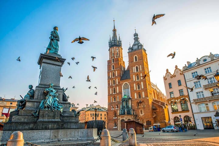 Krakow Walking Tour with Audioguide on Your Smartphone