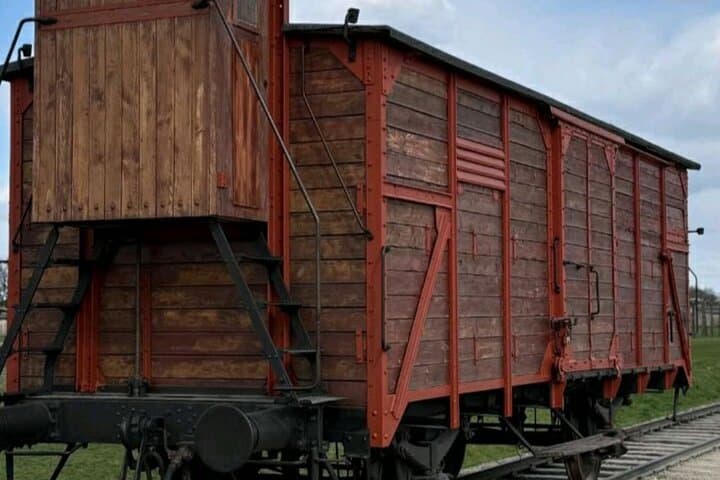 Auschwitz-Birkenau tour in Russian