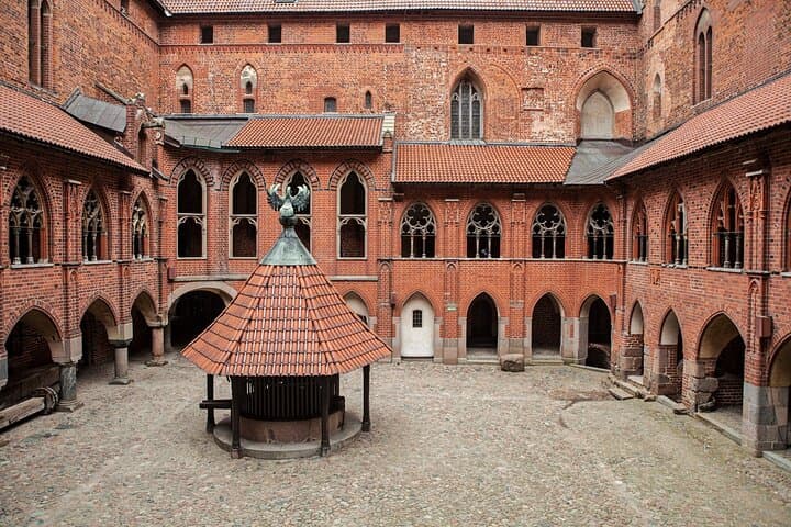 Gdansk: Malbork Castle Private Skip-the-Line Trip by Car