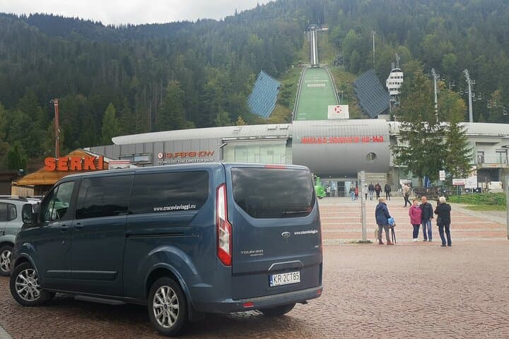 Airport transfer DA Katowice Airport to Krakow.