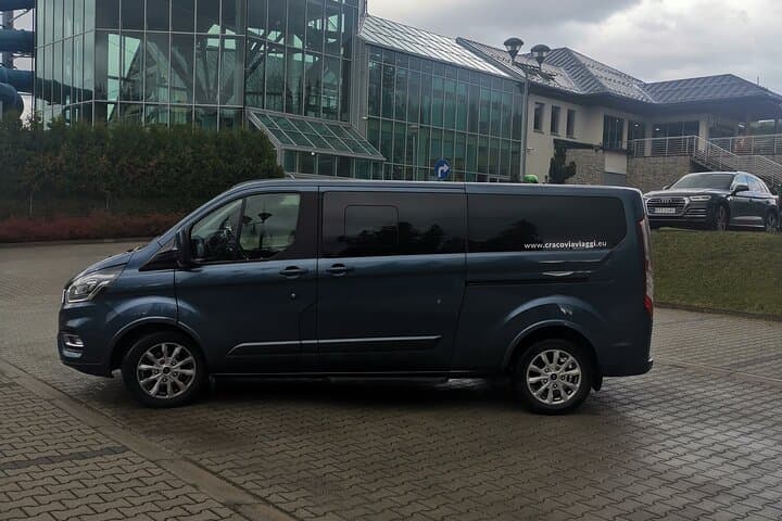 Airport transfer DA Katowice Airport to Krakow.