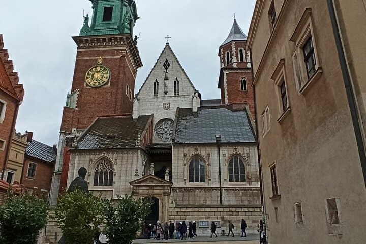 Explore Wawel Cathedral