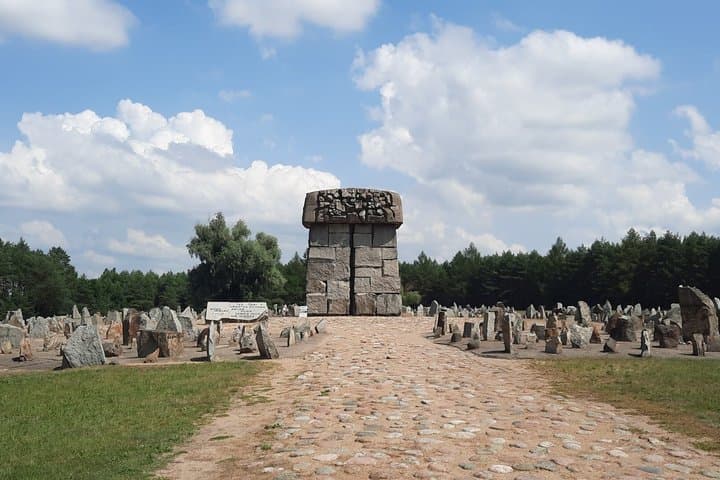 Treblinka Death Camp Tour from Warsaw in Spanish