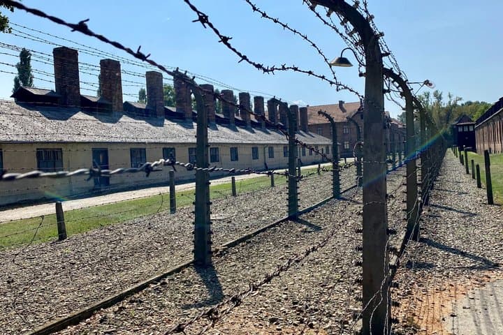 Best value Auschwitz and Birkenau Fully Guided English Tour