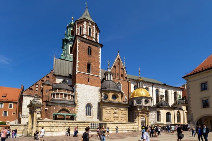 Krakow Old Town & Wawel Hill: Private Medieval Walking Tour