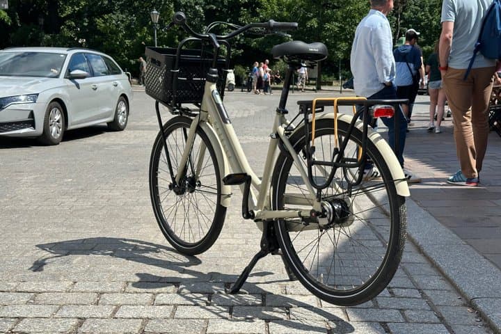 Krakow Full Day Bike Rental with City Routes and Local Tips