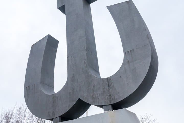 Warsaw Uprising and WWII Private Tour Memorials and City Reborn