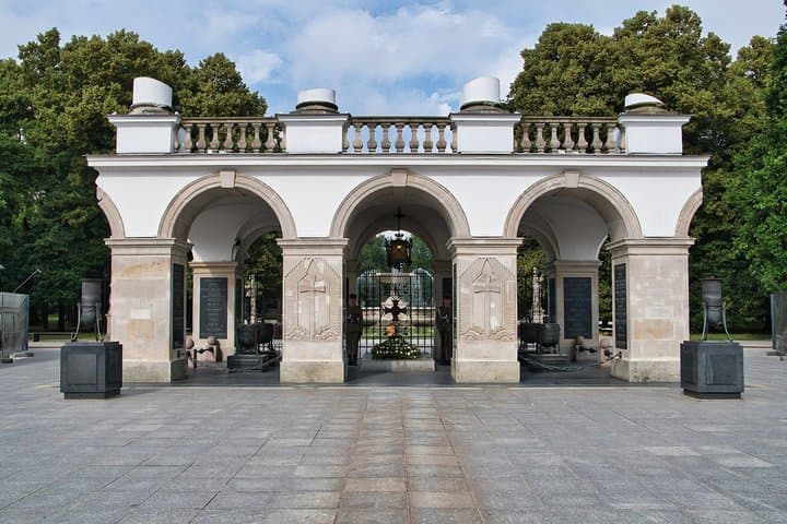 Warsaw Uprising and WWII Private Tour Memorials and City Reborn