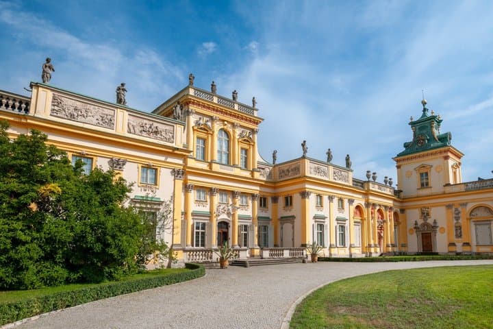 Skip-the-Line Warsaw Royal Castle Private Guided Tour