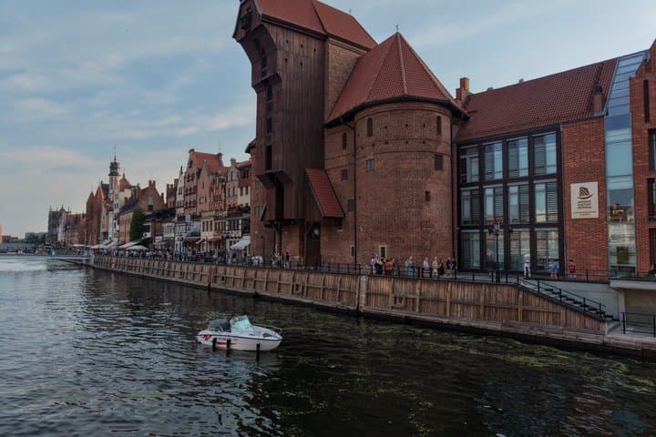 Sunset Cruise with Wine Prosecco in Gdańsk Motława