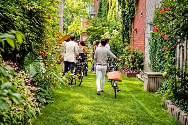 Warsaw E-Bike Tour: Old Town & City Centre Guided (1.5h or 3.5h)