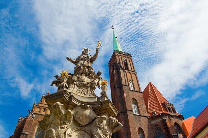 Hello Wroclaw: Private 2-Hour Intro City Walk with Local Guide
